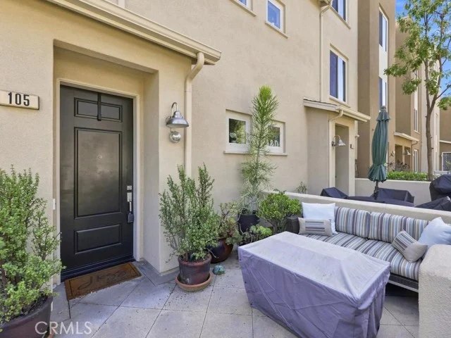 5440 Pacific Terrace #105 photo 3