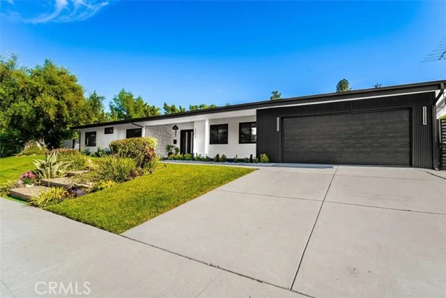 24320 Bessemer, Woodland Hills