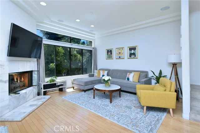 11847 Laurelwood #304, Studio City