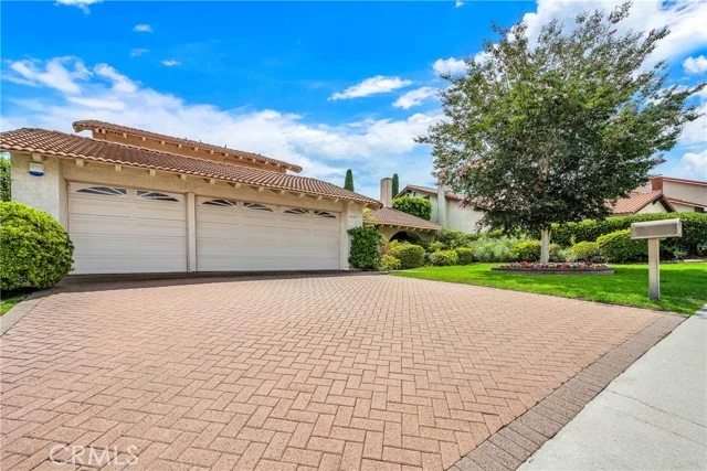 4092 Rousseau Lane photo 3