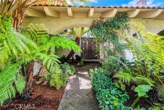 4092 Rousseau Lane photo 4