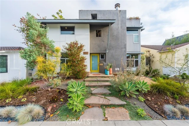 358 Santa Ana, Long Beach