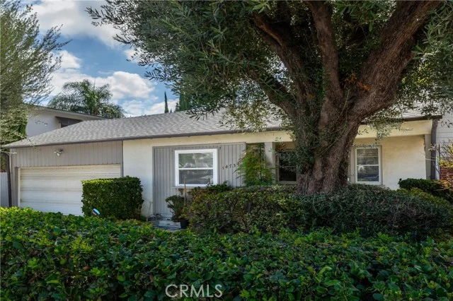 14734 Magnolia Boulevard photo 2