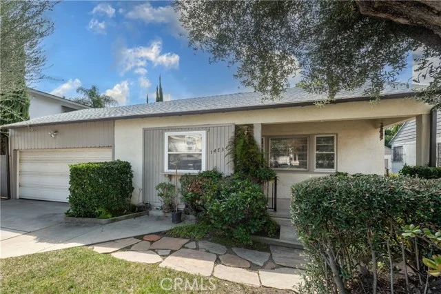 14734 Magnolia Boulevard photo 3