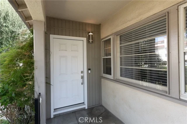 14734 Magnolia Boulevard photo 4