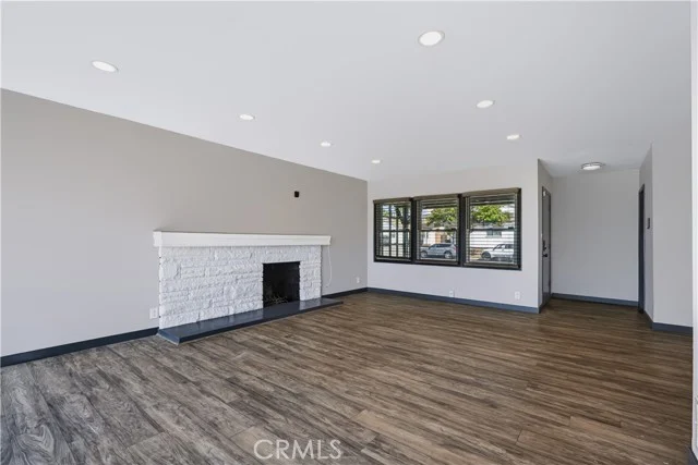 11619 Tarron Avenue photo 4