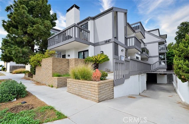 1447 Manhattan Beach Boulevard #E, Manhattan Beach