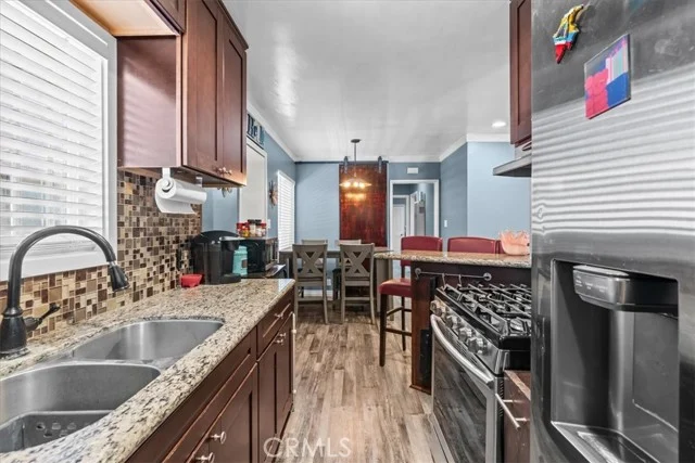 407 E Sunset photo 2