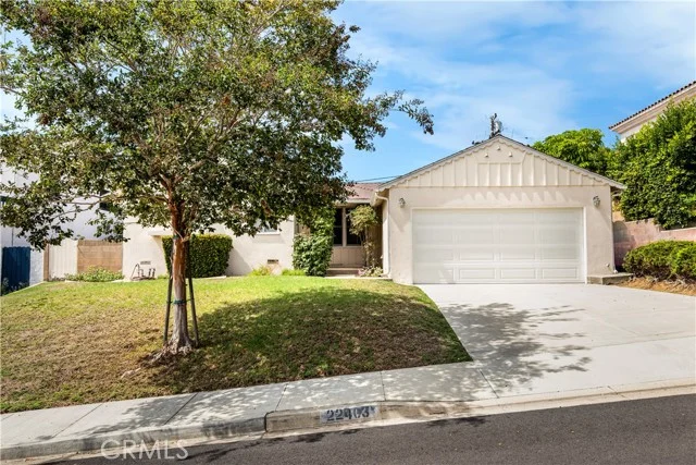22403 Redbeam Avenue photo 2