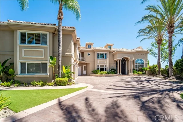 23483 Park Colombo, Calabasas