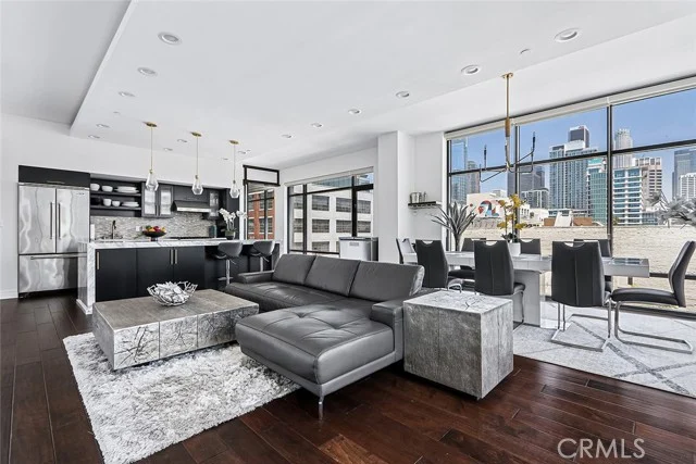 1111 S Grand Avenue #511, Los Angeles