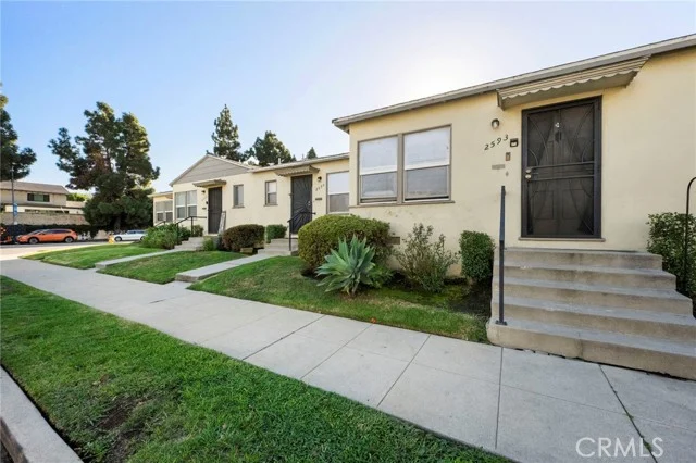 2593 Amherst photo 1