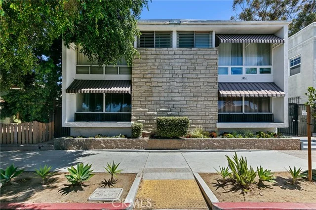 1070 Chestnut, Long Beach