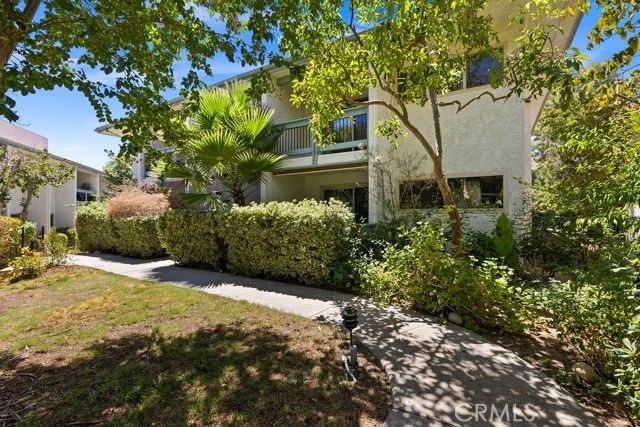 4716 Park Granada #198, Calabasas