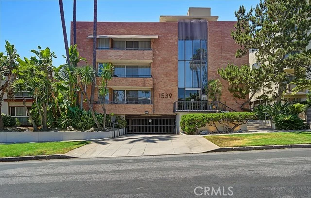N Laurel Avenue #202, Los Angeles