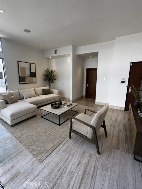 4154 Kenyon photo 3