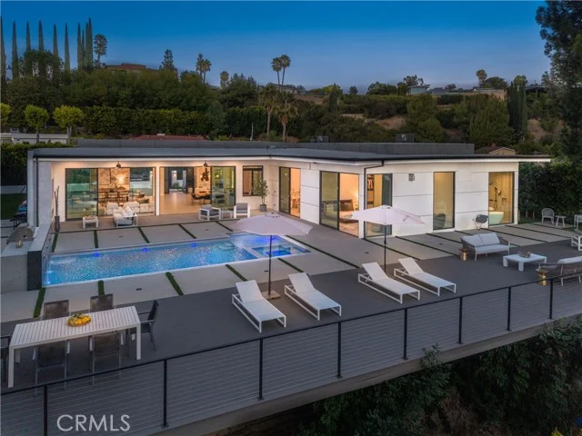 17977 Medley Drive, Encino