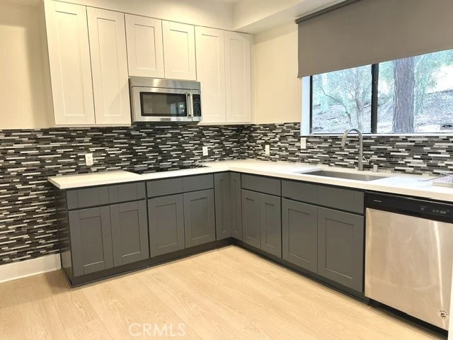 3480 Barham #124, Los Angeles