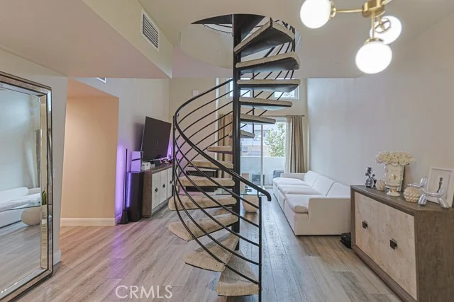 4326 Babcock #305, Studio City