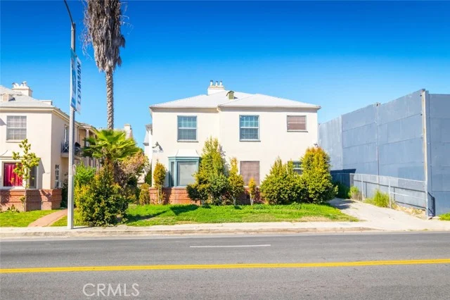 701 Crenshaw photo 1