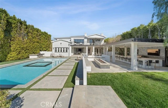 17528 Jayden Lane, Encino