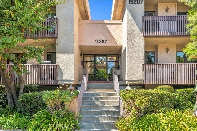 15207 Magnolia Boulevard #119 photo 3
