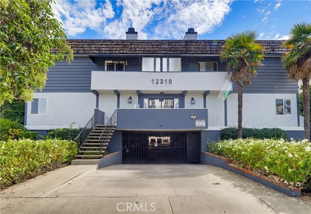 12310 Burbank #13, Los Angeles
