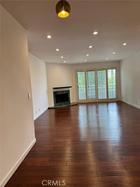 17800 Burbank #204, Encino