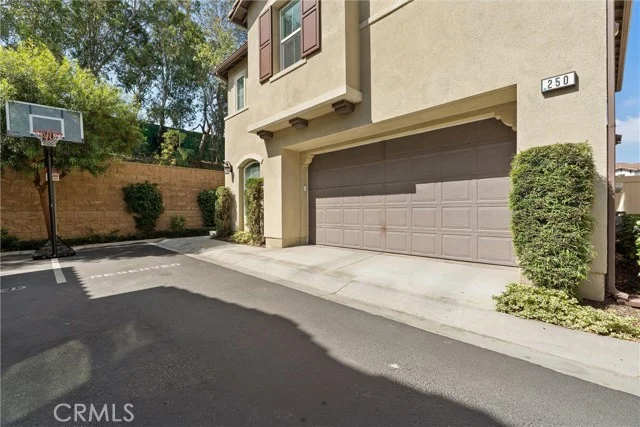 250 W Ridgewood photo 2