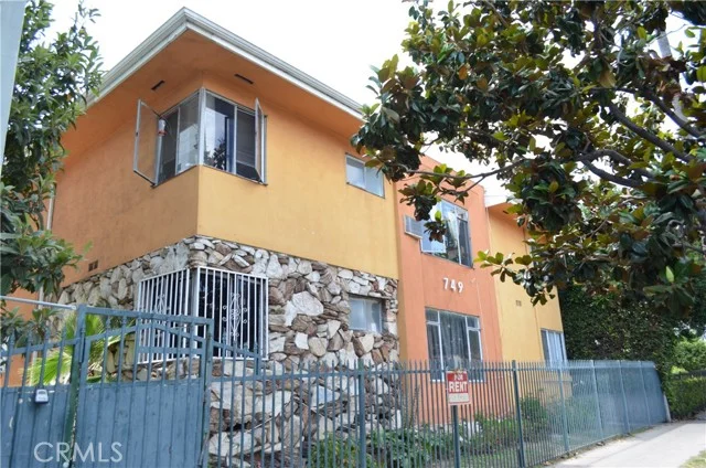 749 S Berendo photo 1