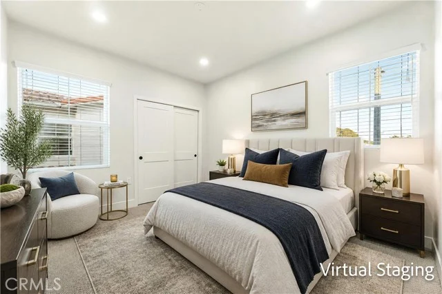 2043 Lincoln Avenue photo 4