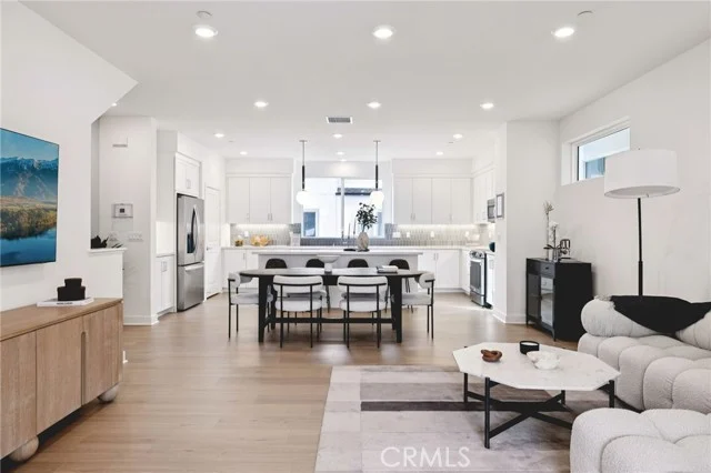 1692 Constellation Drive photo 4