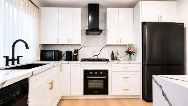 1233 N Laurel #211, West Hollywood
