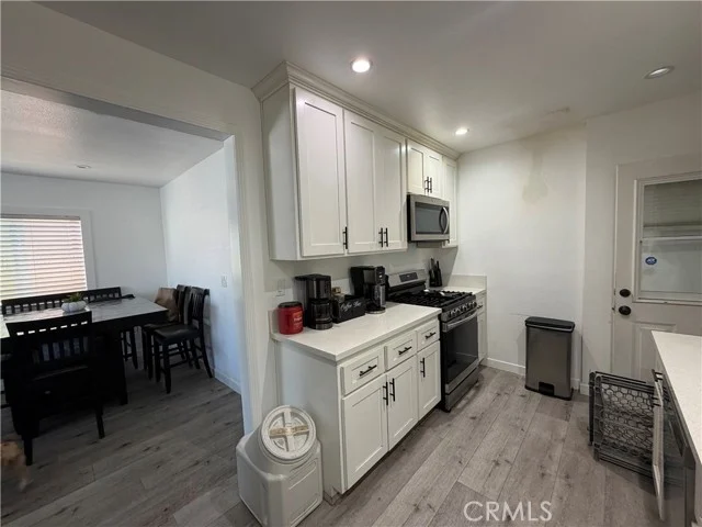 4622 W 156th photo 3