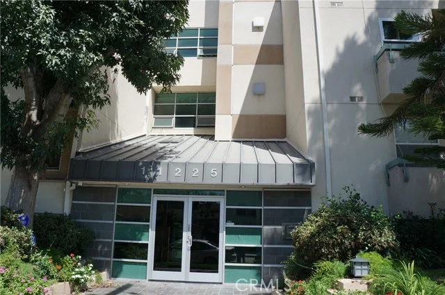 11225 Peach Grove Street #202, North Hollywood