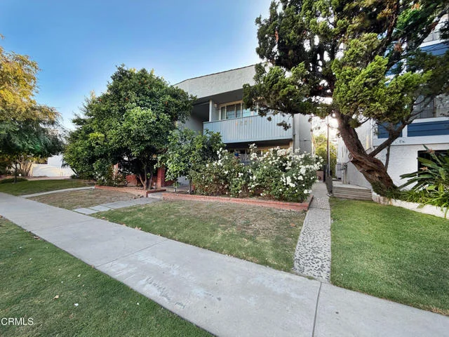 4227 Whitsett Avenue, Los Angeles