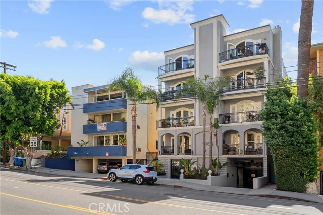 11952 Montana Ave, #203, Los Angeles