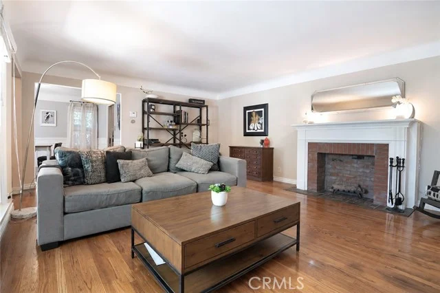 10703 Collins Street photo 3