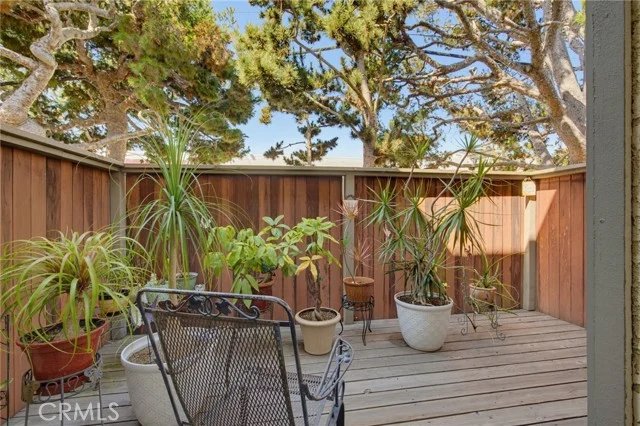 1404 Stanford Avenue photo 2