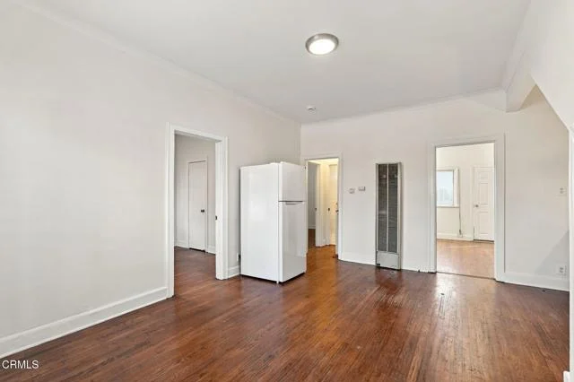 3000 Kenwood Avenue photo 3