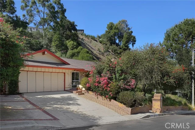 3433 Green Vista Drive, Encino
