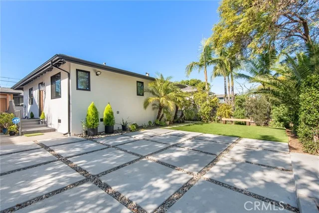 3009 S Hobart Boulevard, Los Angeles