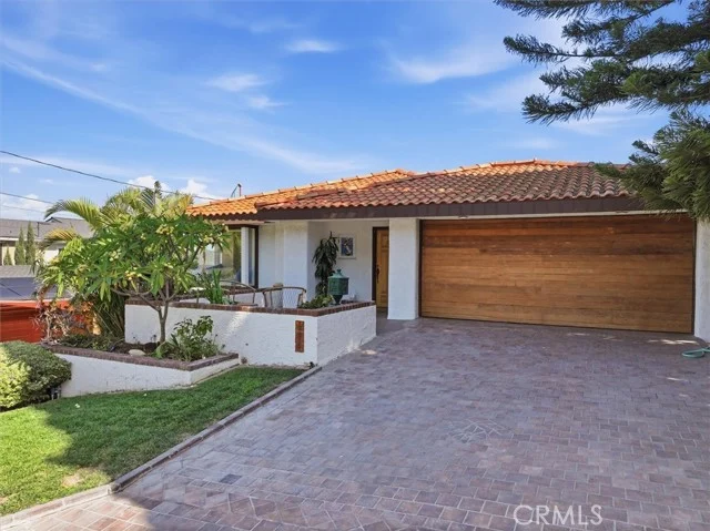 3875 Bluff photo 2
