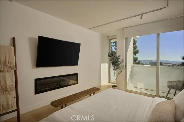 8787 Shoreham Drive #105, West Hollywood