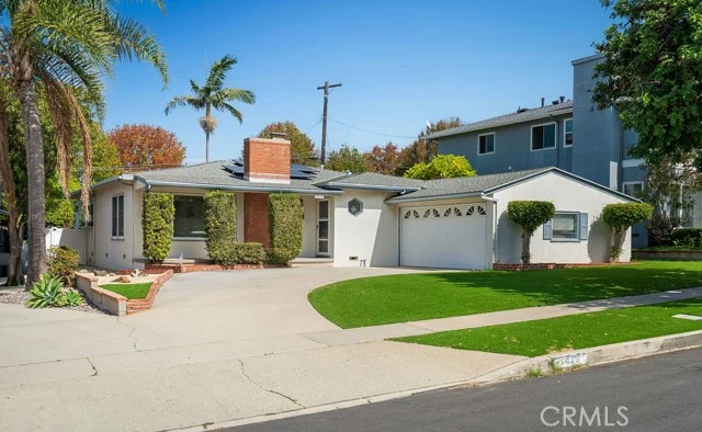 7419 W 89th Street, Los Angeles