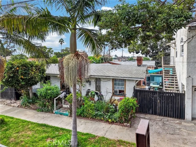 1870 W 37th Place photo 1