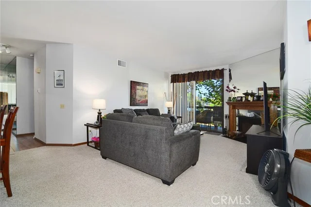 5534 Encino Avenue #202 photo 2
