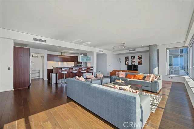 1155 S S Grand Avenue #1601 photo 2