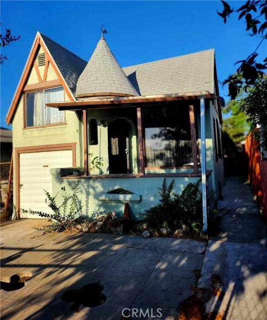 6812 S Van Ness, Los Angeles