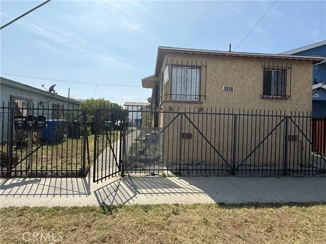 7819 S Hoover, Los Angeles